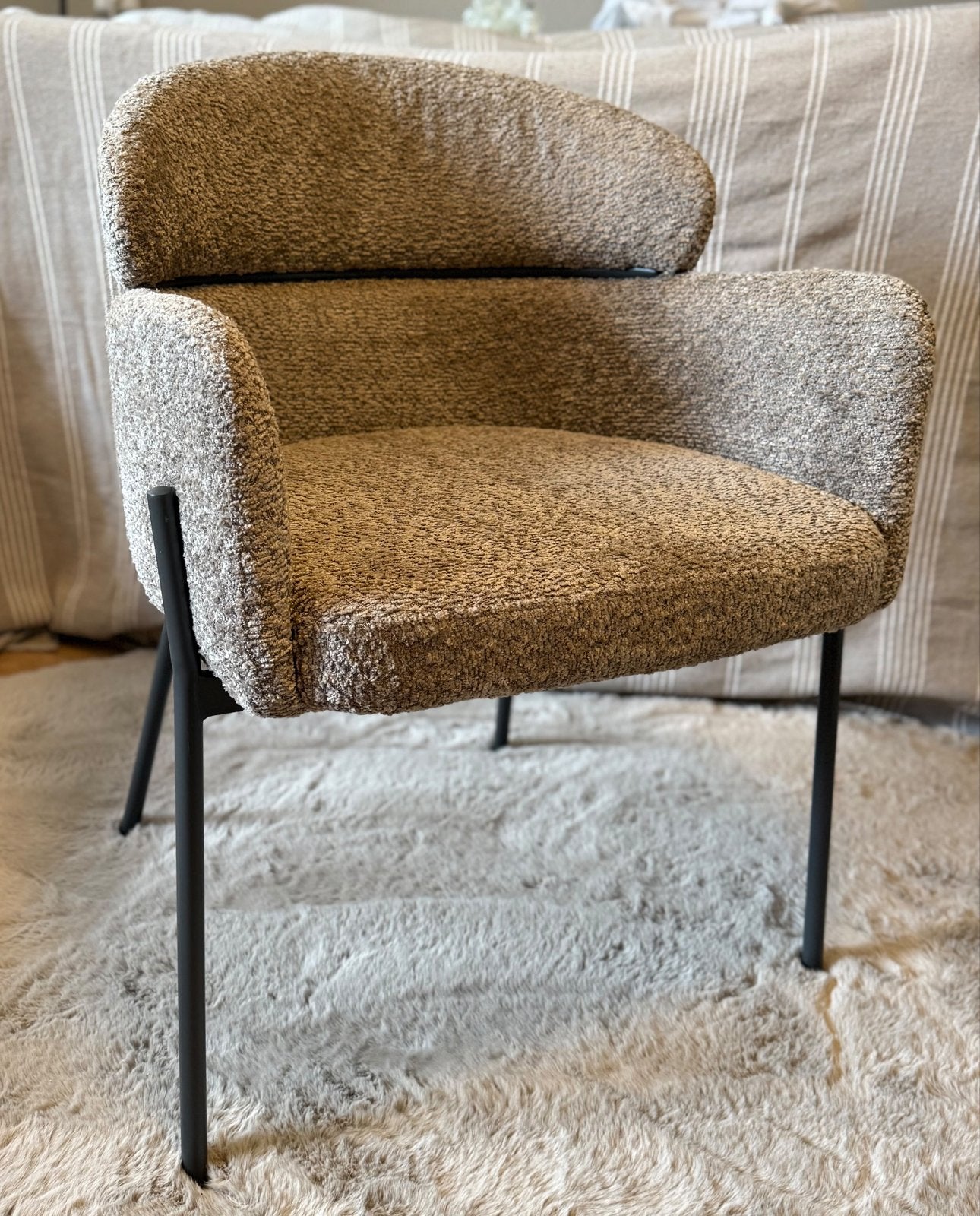 Twee nieuwe eetkamerstoelen Beige Bouclé - Teddystof, Twee, Overige kleuren, Nieuw, Ophalen of Verzenden