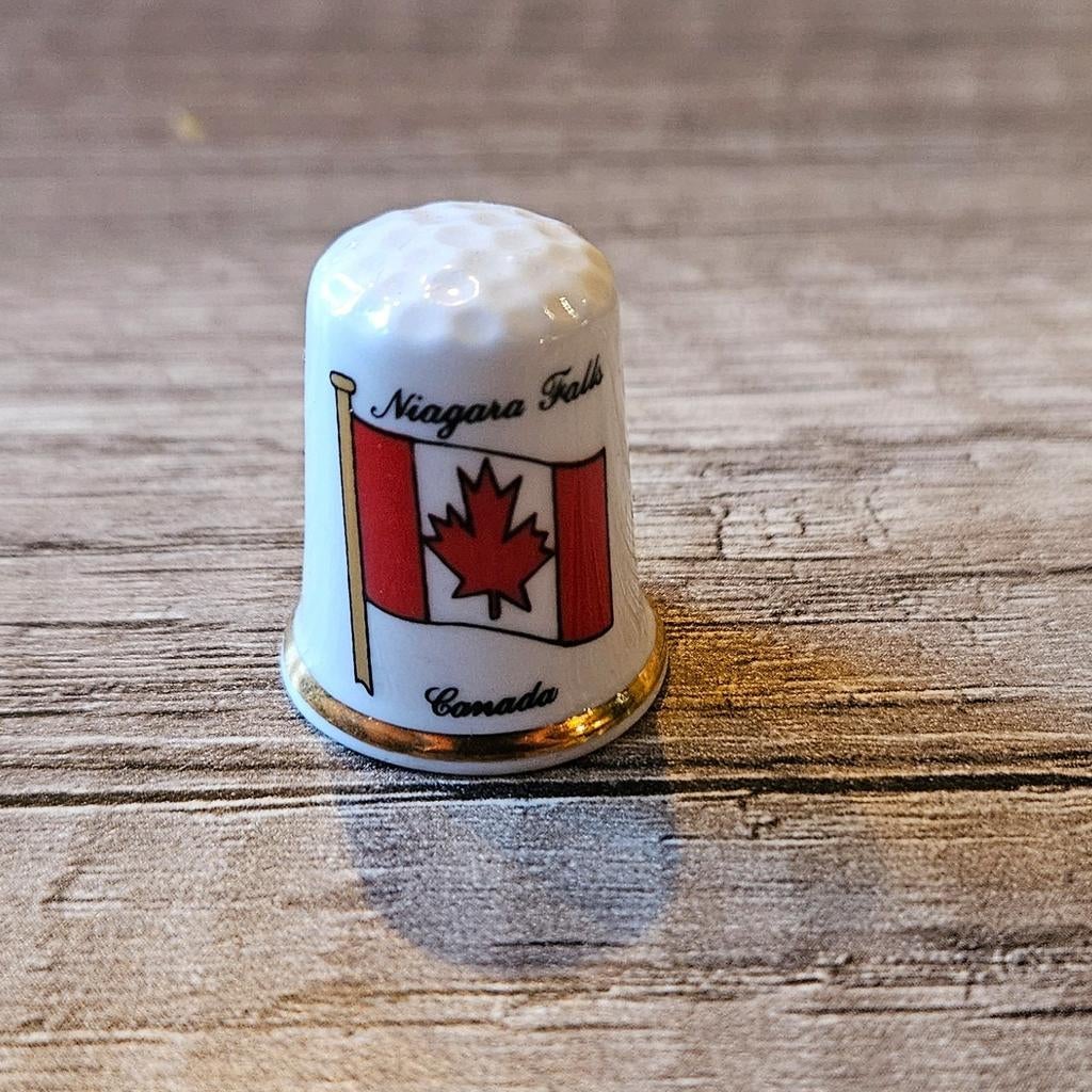 Vingerhoedjes verzamelen  - Canada - vlag - vingerhoed, Ophalen of Verzenden, Zo goed als nieuw, Porselein, Buitenland