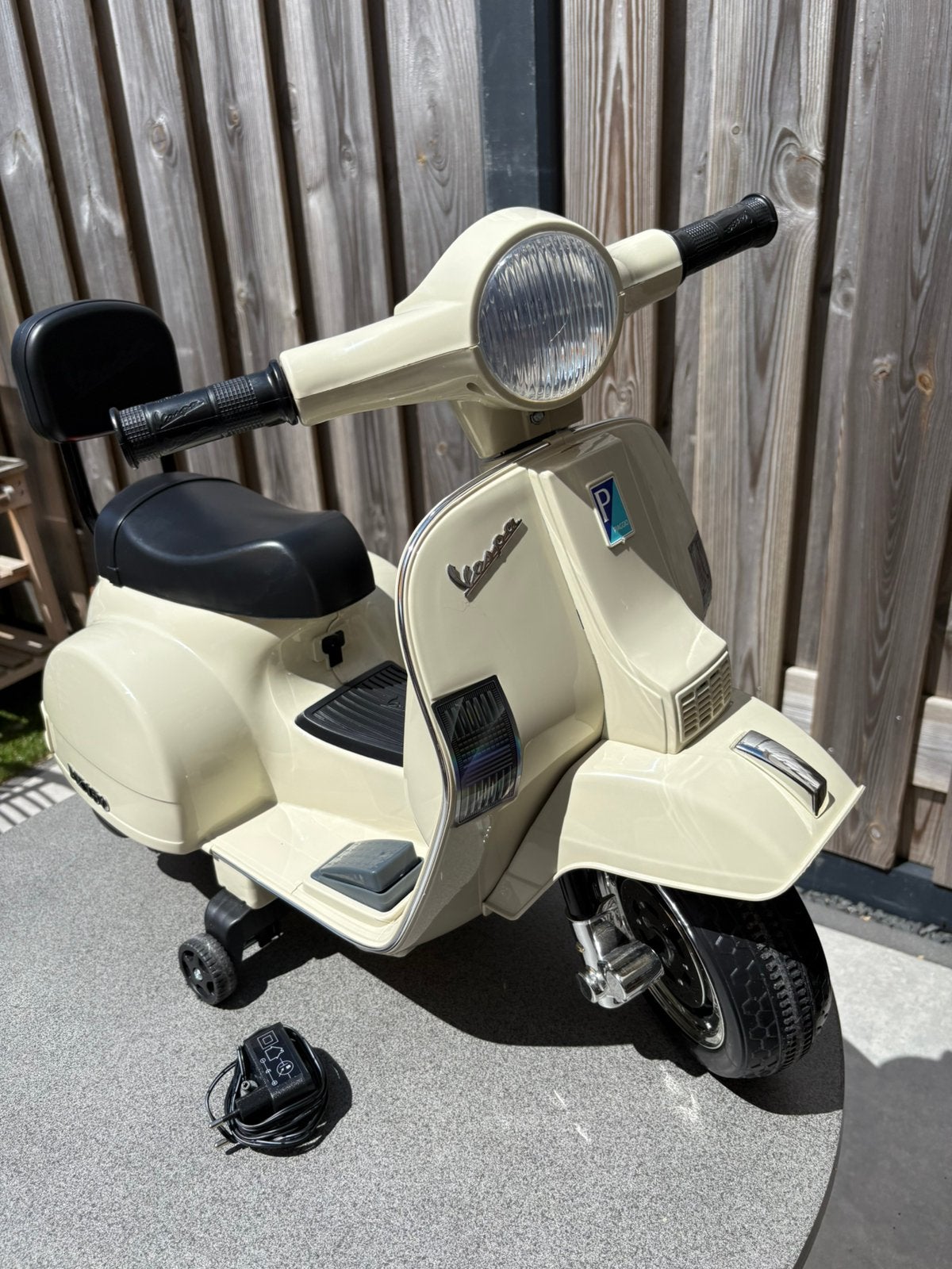 Elektrische Kinder Vespa - Beige, Ophalen, Gebruikt