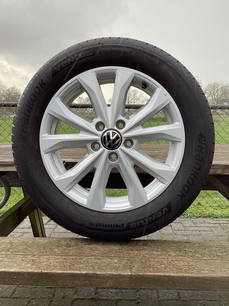 Nieuwe 17” originele VW Caddy velg Hankook🌞banden 215-55-17, Ophalen, 215 mm, Banden en Velgen, Nieuw
