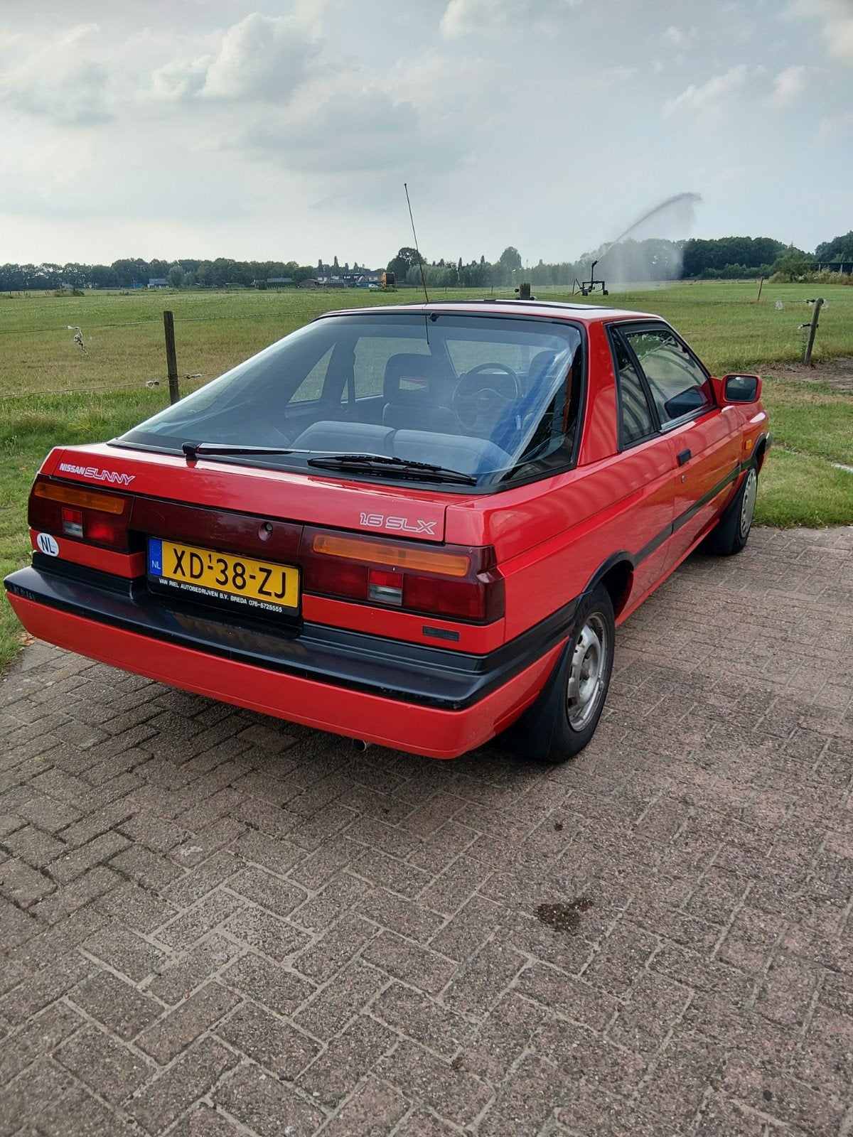 Nissan Sunny 1.6 I Coupe K6 1989 Rood, foto 5