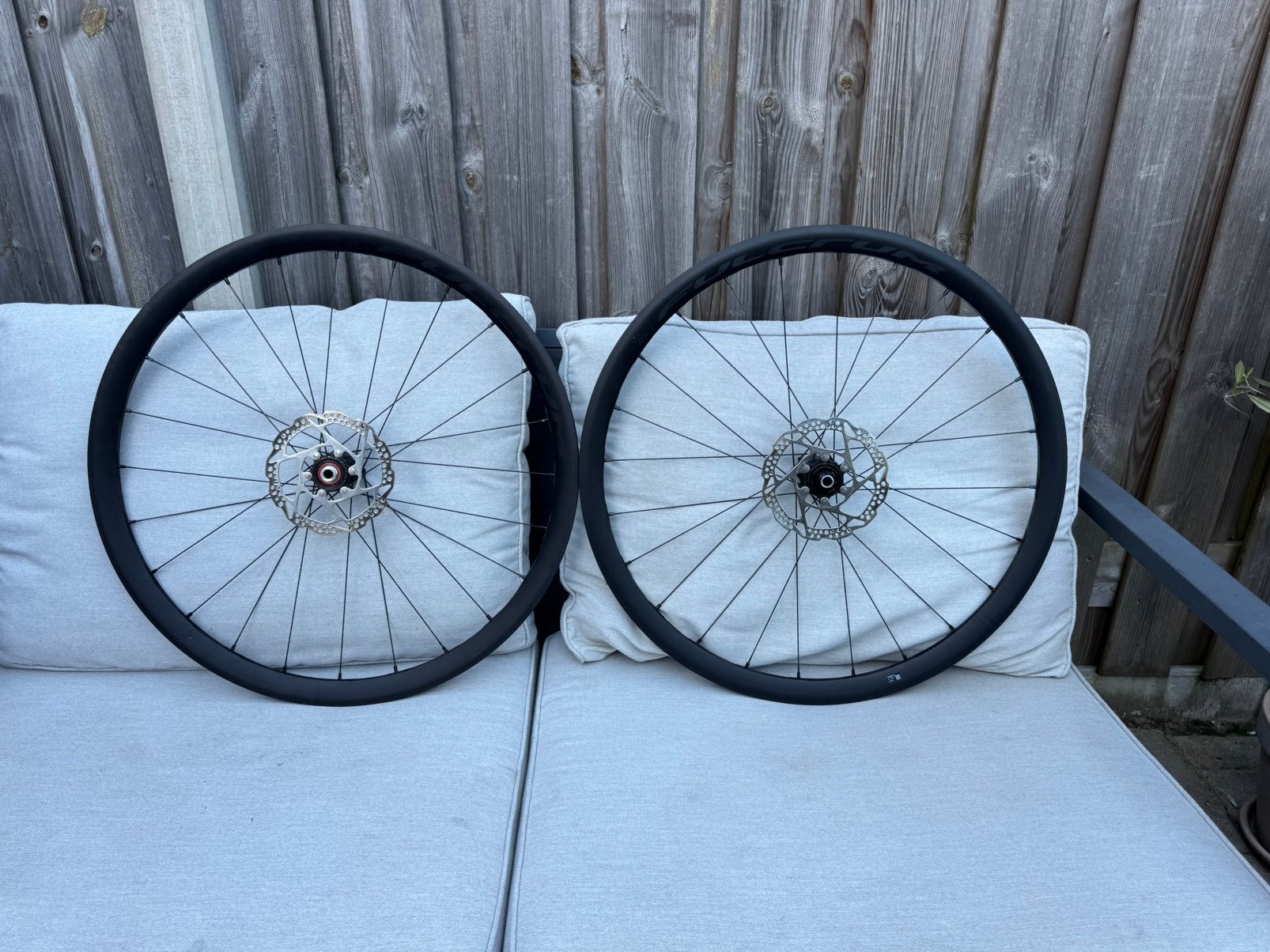 Zwarte 28” alu Fulcrum velgen (steekas) racefiets/gravelbike, Fietsen en Brommers, Fietsonderdelen, Ophalen of Verzenden, Zo goed als nieuw