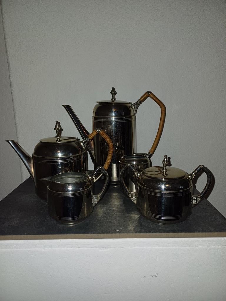 Oud koffie/thee setje, Ophalen