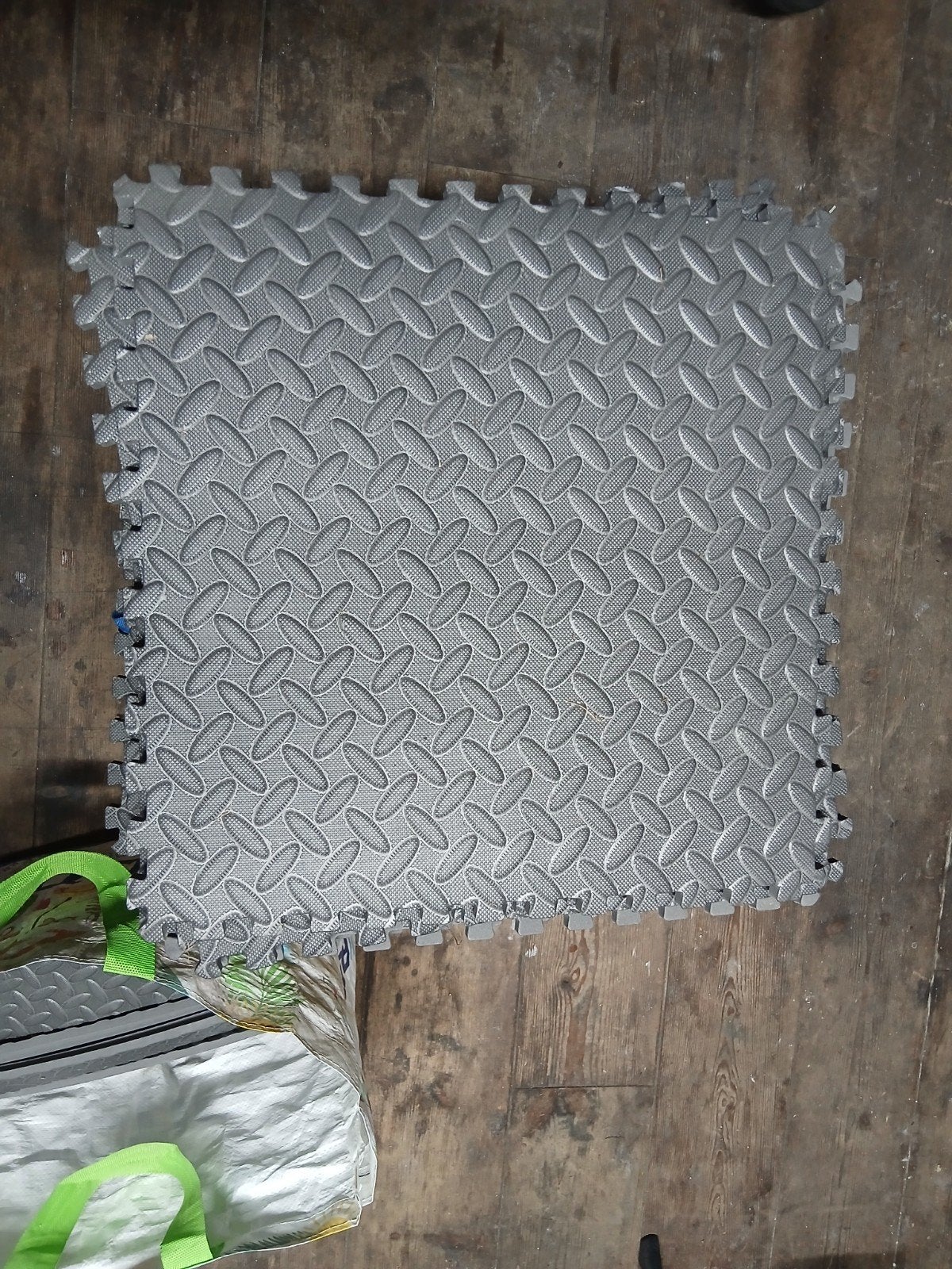 Foam tegels, Ophalen