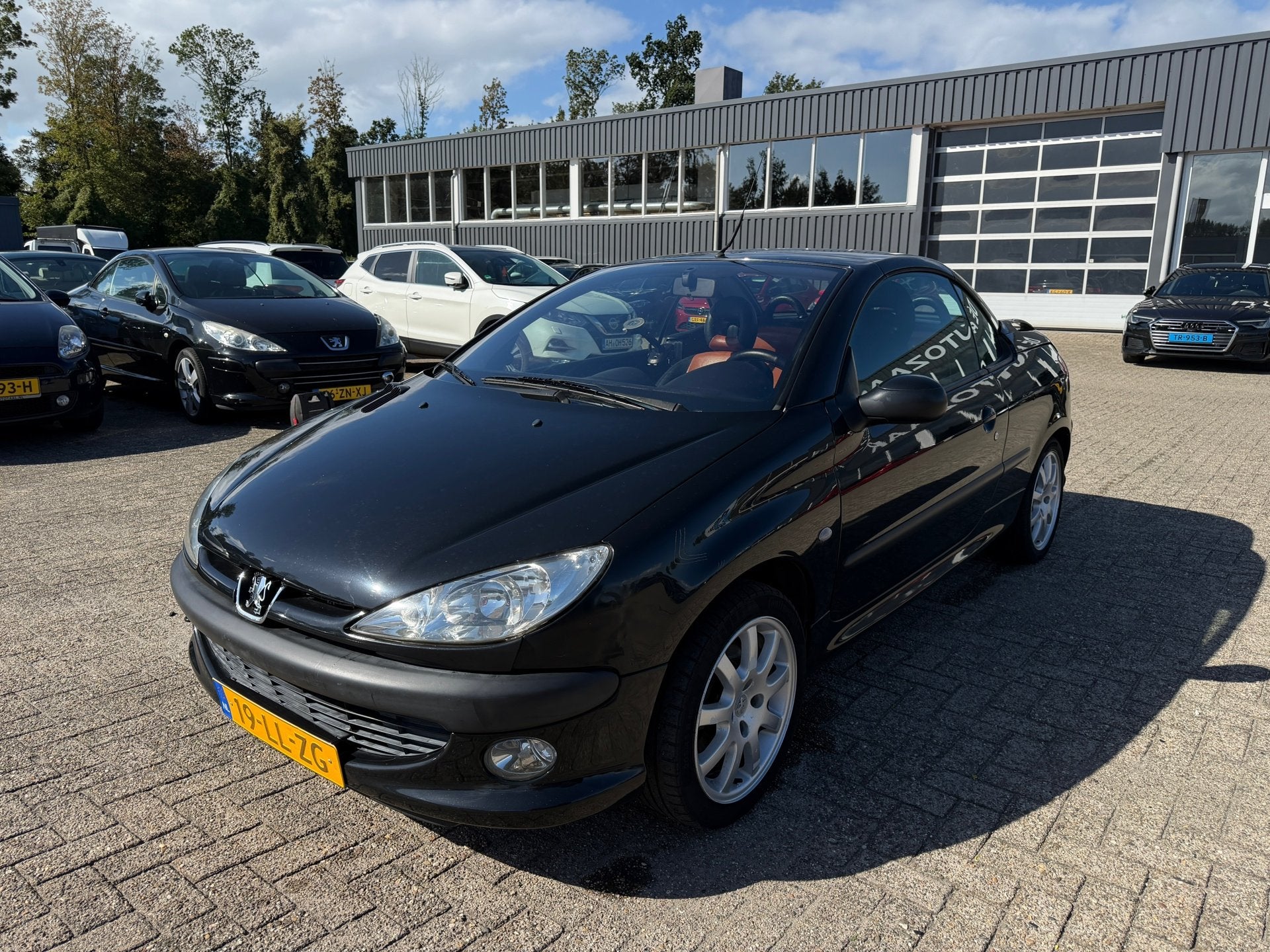 Peugeot 206 CC Cabrio 1.6-16V Incl NW Keuring!, Auto's, Voorwielaandrijving, 4 cilinders, Cabriolet, 4 stoelen