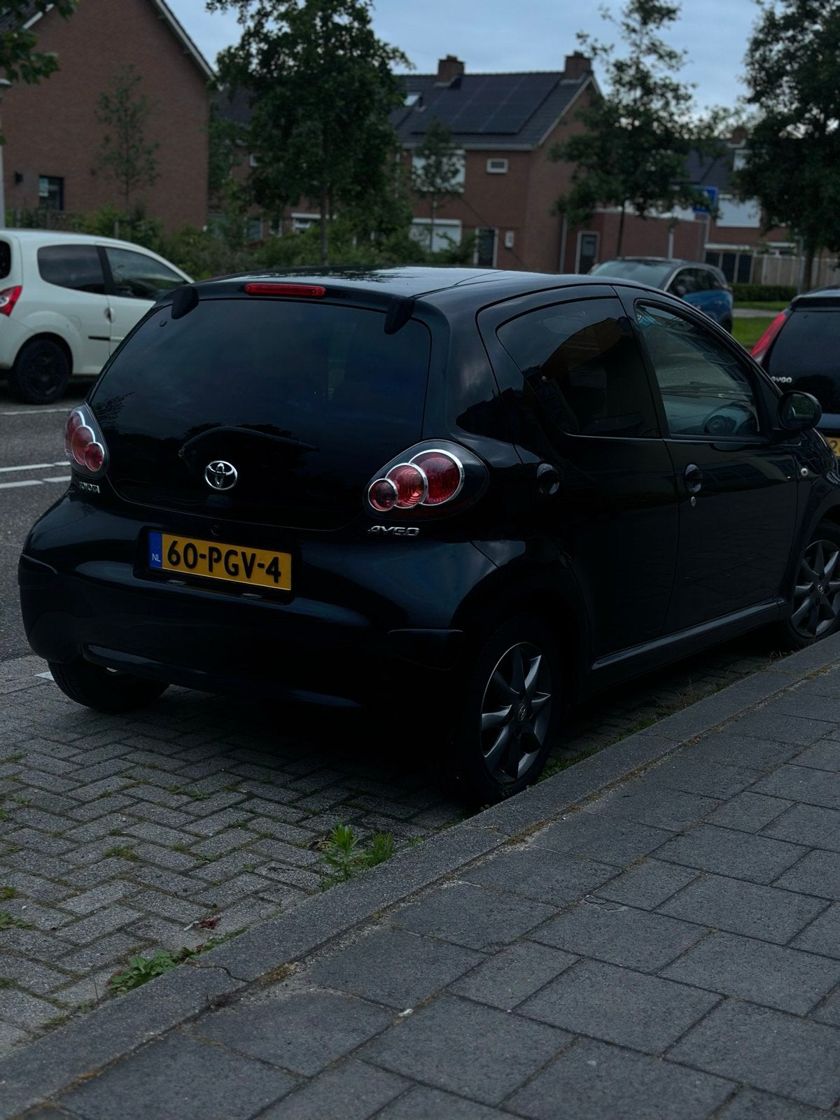 Toyota Aygo 1.0 5DRS 2011 Zwart, Voorwielaandrijving, 4 stoelen, Origineel Nederlands, Handgeschakeld