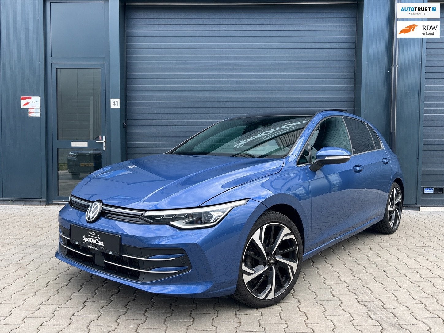 Volkswagen Golf 1.5 eTSI PANO CAMERA HUD KEYLESS 50 jähre E, Stof, 150 pk, Blauw, Origineel Nederlands