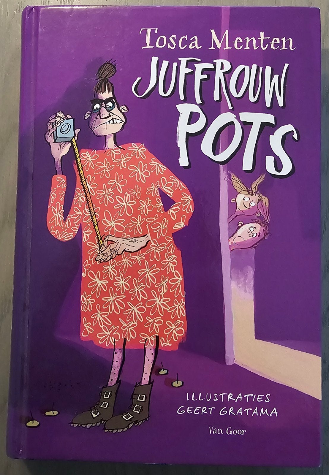Juffrouw Pots - Tosca Menten (Kinderboek), Ophalen of Verzenden, Zo goed als nieuw, Tosca Menten, Fictie