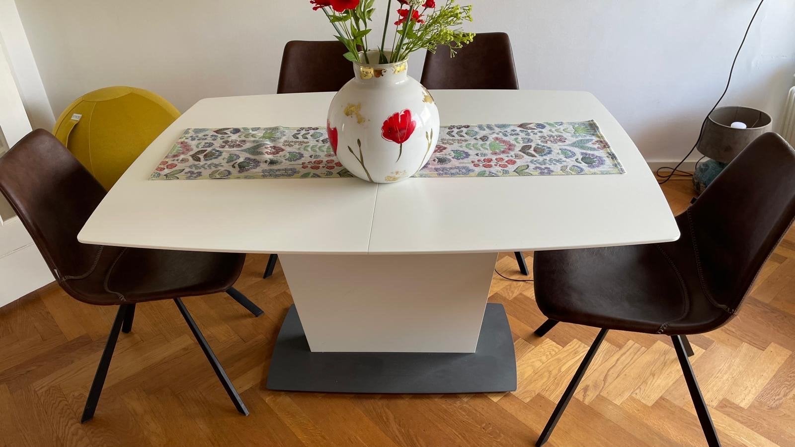 BoConcept Milano eettafel - uitschuifbaar 100x140/190, Huis en Inrichting, Tafels | Eettafels, Ophalen, Overige materialen, Gebruikt