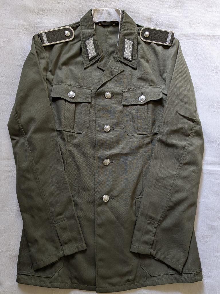 DDR NVA Drillich uniform jas broek emblemen infanterie, Ophalen of Verzenden, Landmacht, Duitsland, Kleding of Schoenen