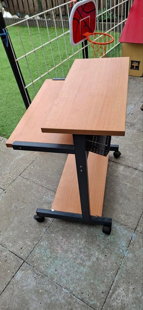 Compact bureau op wielen., Huis en Inrichting, Bureaus, Ophalen, Gebruikt, Hout, Bruin