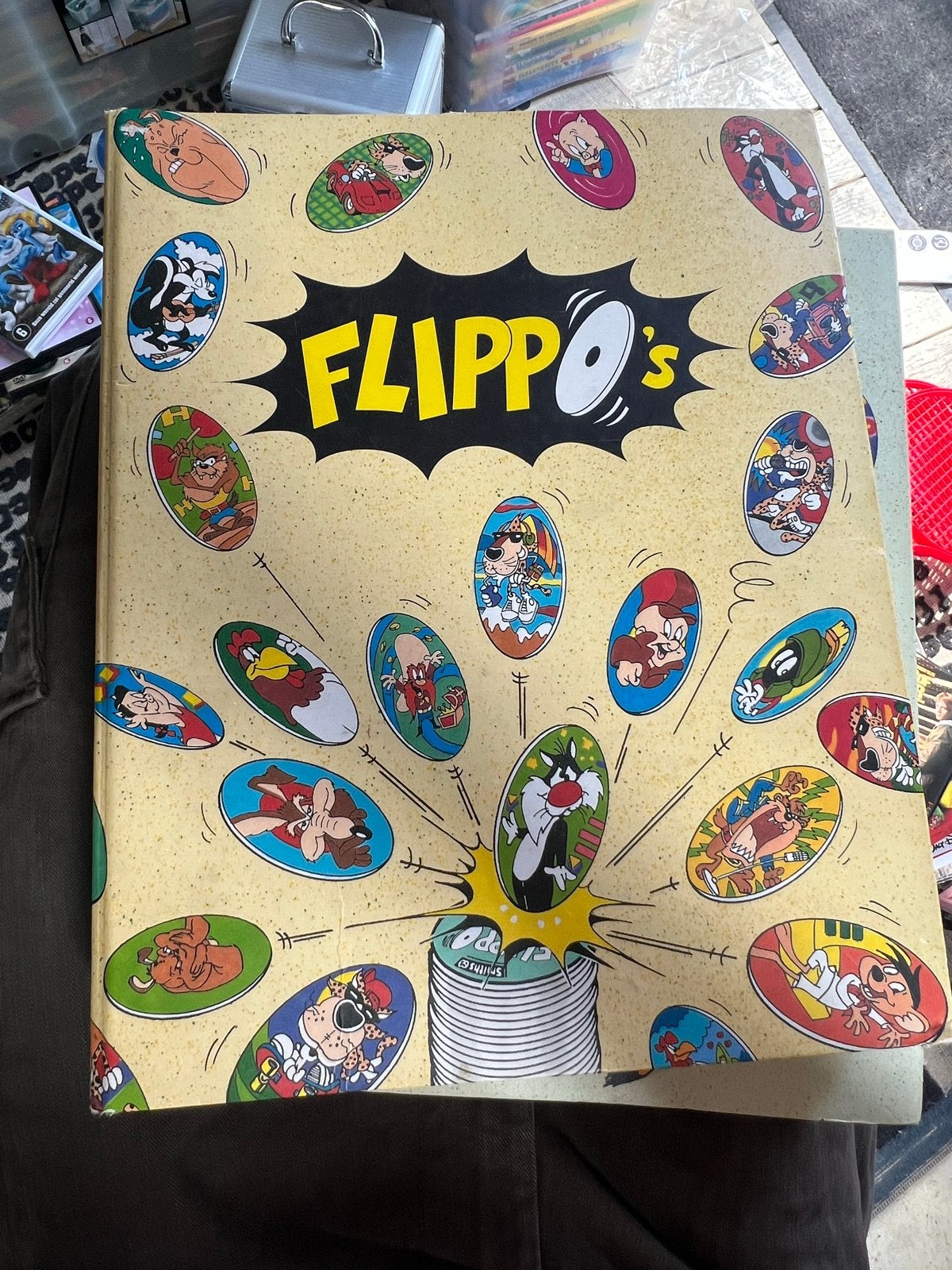 Flippo's verzamelmap Looney Tunes - Bijna compleet, Ophalen of Verzenden, Looney Tunes, Verzameling, Met verzamelmap(pen)