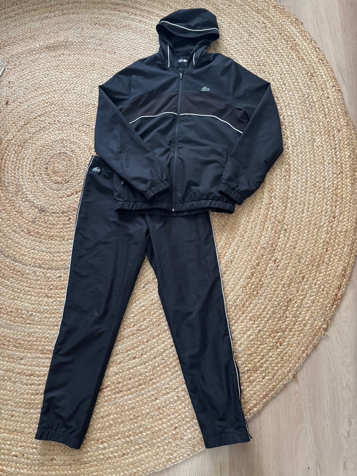 Lacoste trainingspak maat M/L zwart, Kleding | Heren, Maat 52/54 (L), Zwart, Ophalen of Verzenden, Zo goed als nieuw