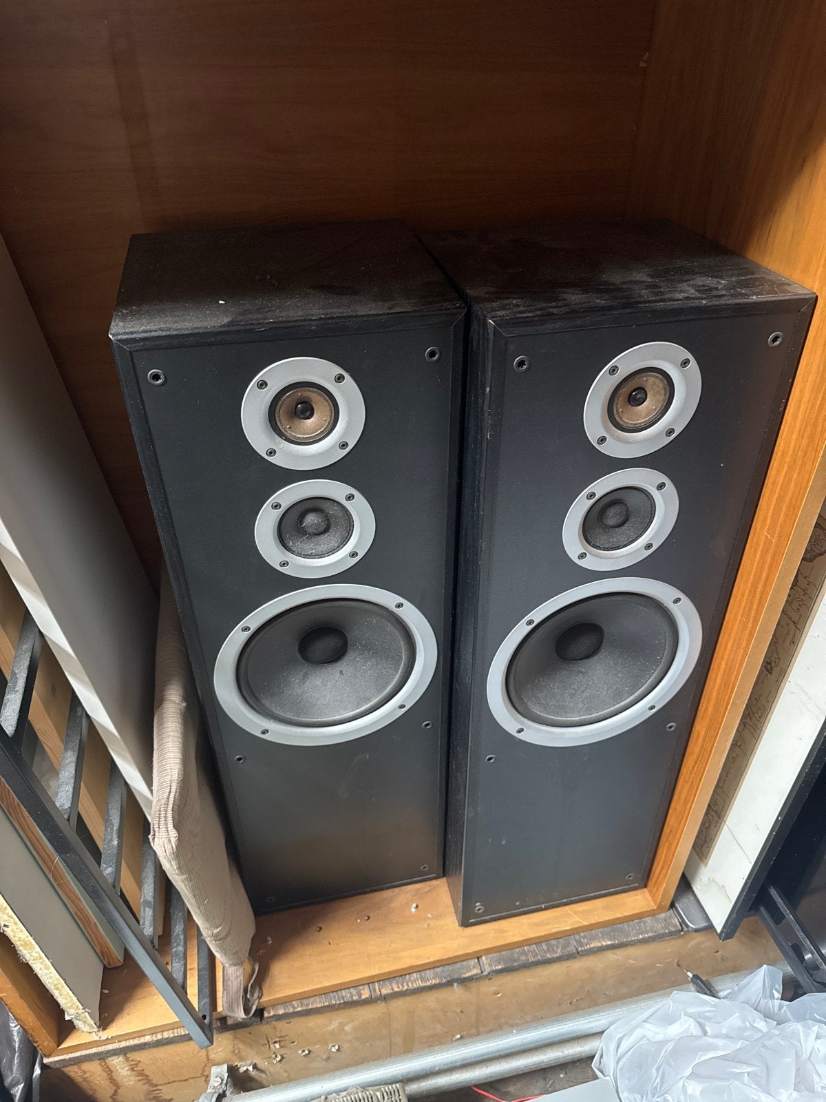 Jamo Studio 180 Vloerstaande Luidsprekers - 100W, Ophalen, Vloerstaande luidspreker, Gebruikt, 60 tot 120 watt