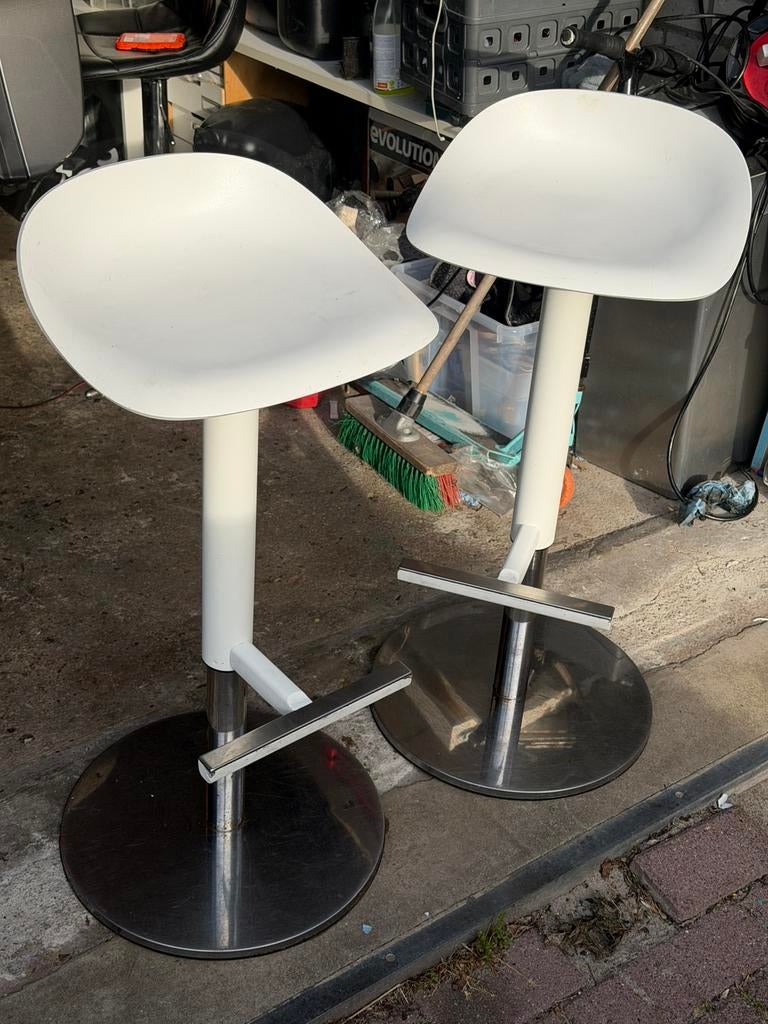 Twee Ikea janinge barkrukken wit LEES!, 2 krukken, Ophalen, Zo goed als nieuw, 60 tot 90 cm