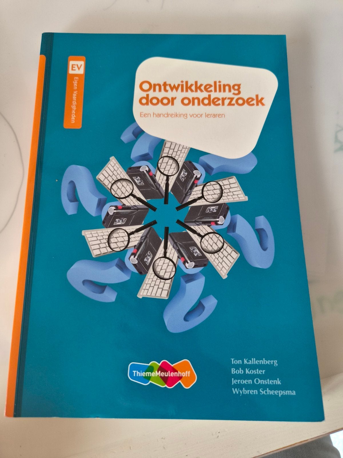 Ontwikkeling door onderzoek, Ophalen of Verzenden, Zo goed als nieuw, Overige niveaus, Nederlands