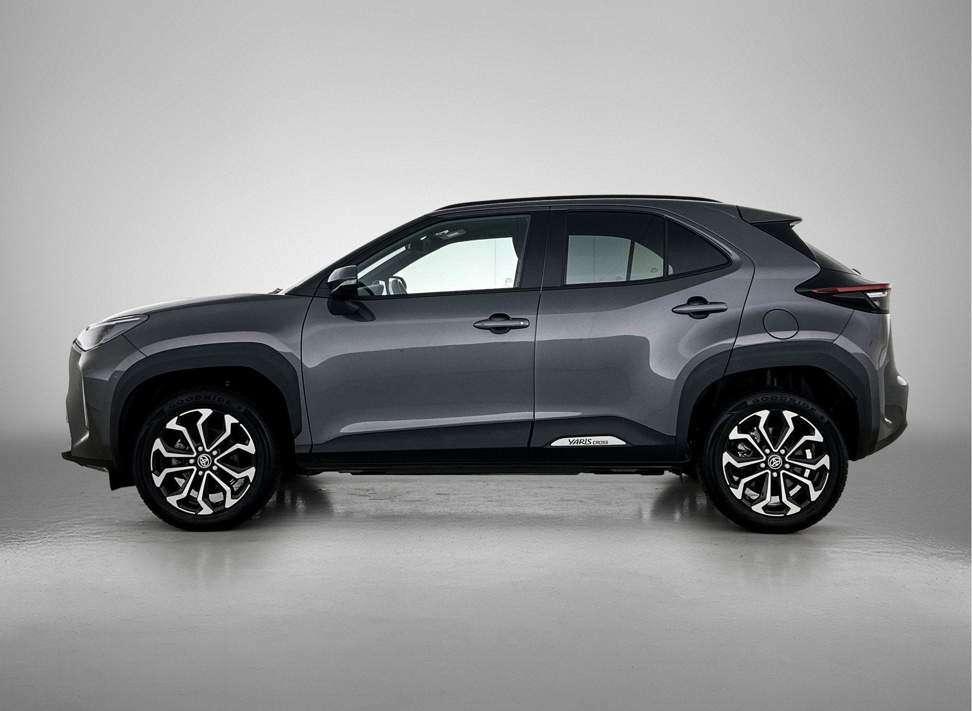 Toyota Yaris Cross 1.5 Hybrid 115 First Edition | Navigatie, 12 maanden, Stof, Gebruikt, 116 pk