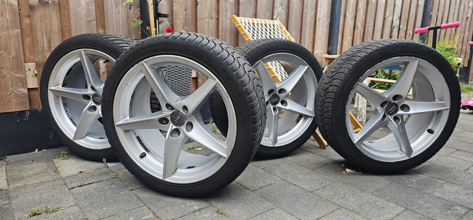 Audi banden en velgen, Auto-onderdelen, Banden en Velgen, Ophalen, 18 inch, 245 mm, Winterbanden