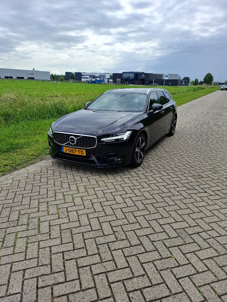 Volvo V90 T4 190pk Geartronic 2020 Zwart R Design, Auto's, 1969 cc, Stationwagon, Particulier, 93 €/maand