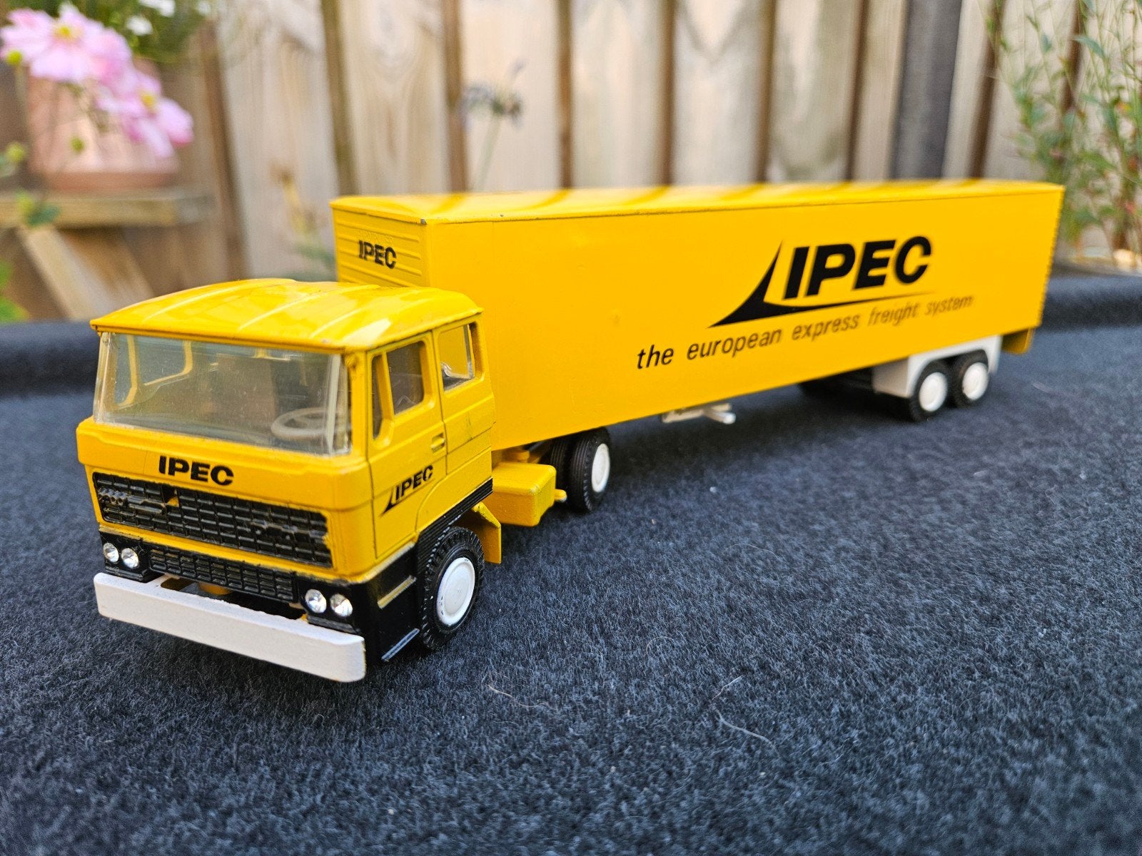 Lioncar Daf 2800 Ipec eurotrailer, Hobby en Vrije tijd, Ophalen of Verzenden, Zo goed als nieuw, Bus of Vrachtwagen, Lion Toys