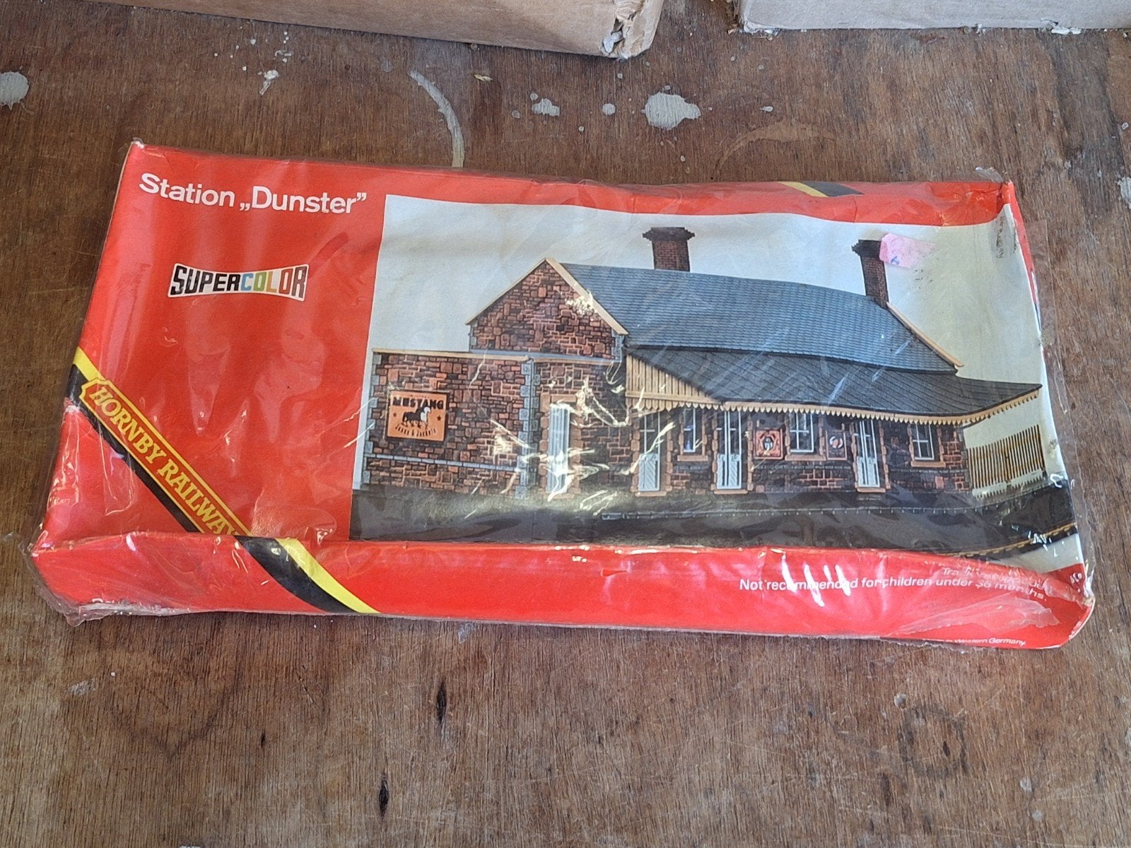 Hornby Railways Station "Dunster" modelbouw nieuw in doos, Hobby en Vrije tijd, Ophalen of Verzenden, Nieuw, Brug, Tunnel of Gebouw