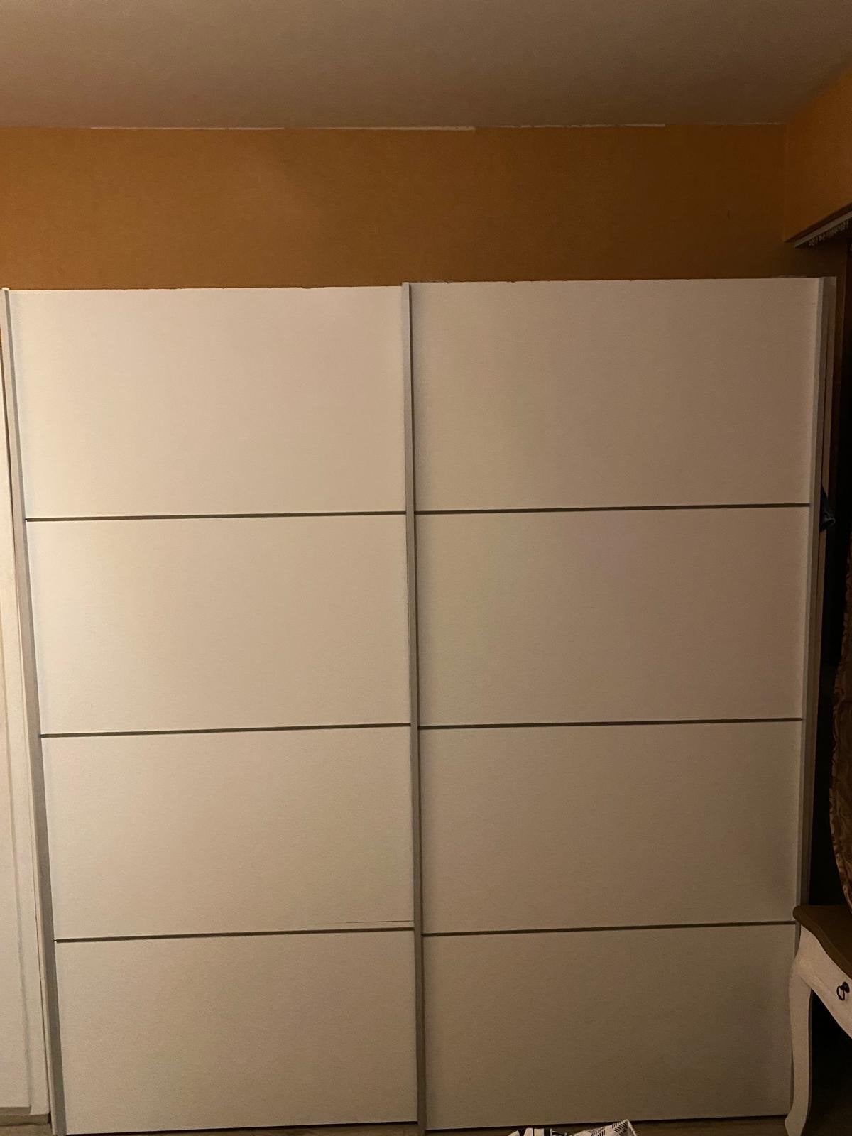 Ruime kledingkast met schuifdeuren-bekijk beschrijving, Ophalen, Met plank(en), Gebruikt, 200 cm of meer
