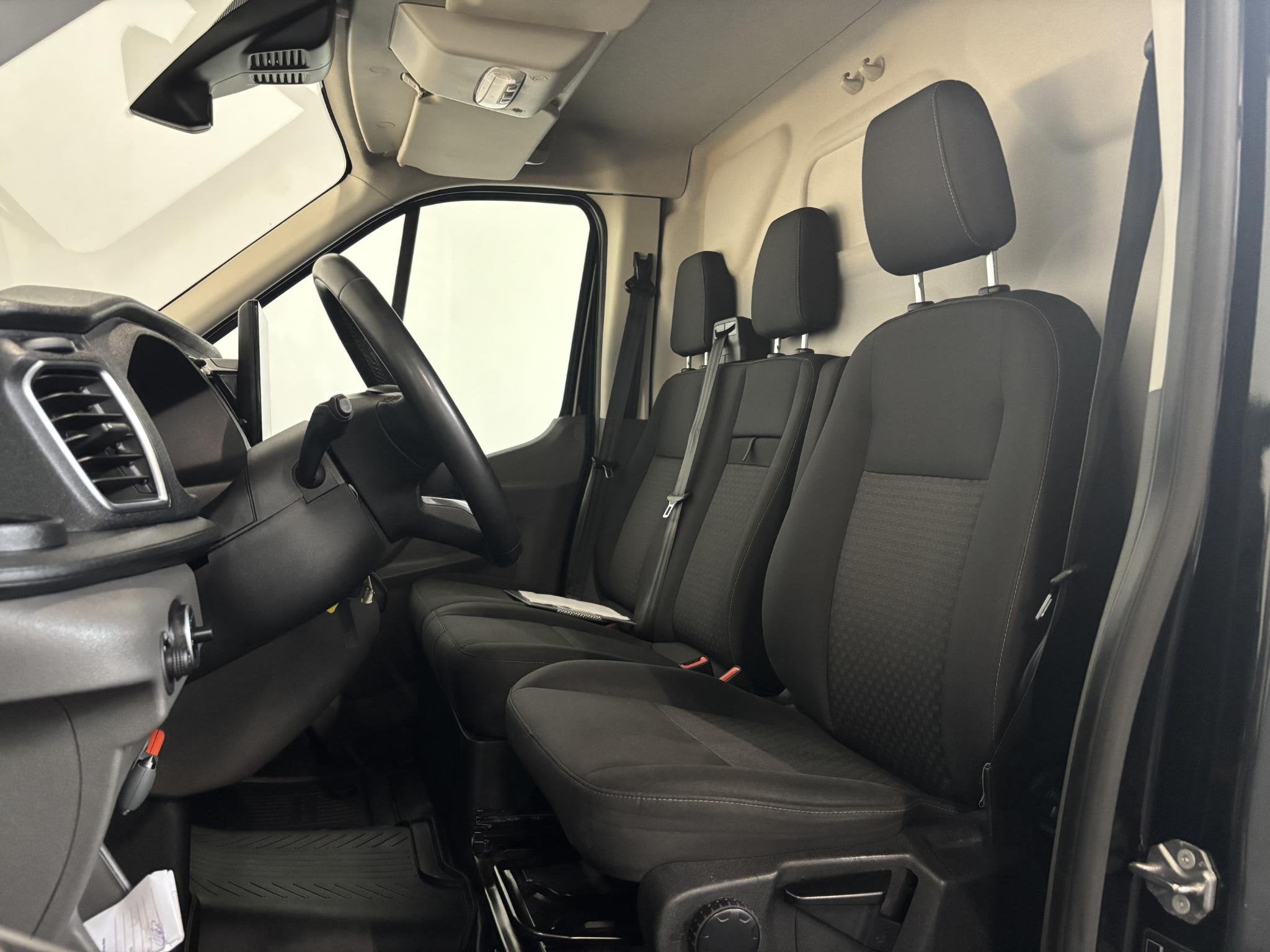 Ford Transit 330 2.0 TDCI L3H2 Trend Automaat Airco Navigati, Euro 6, 4 cilinders, 129 pk, Zwart