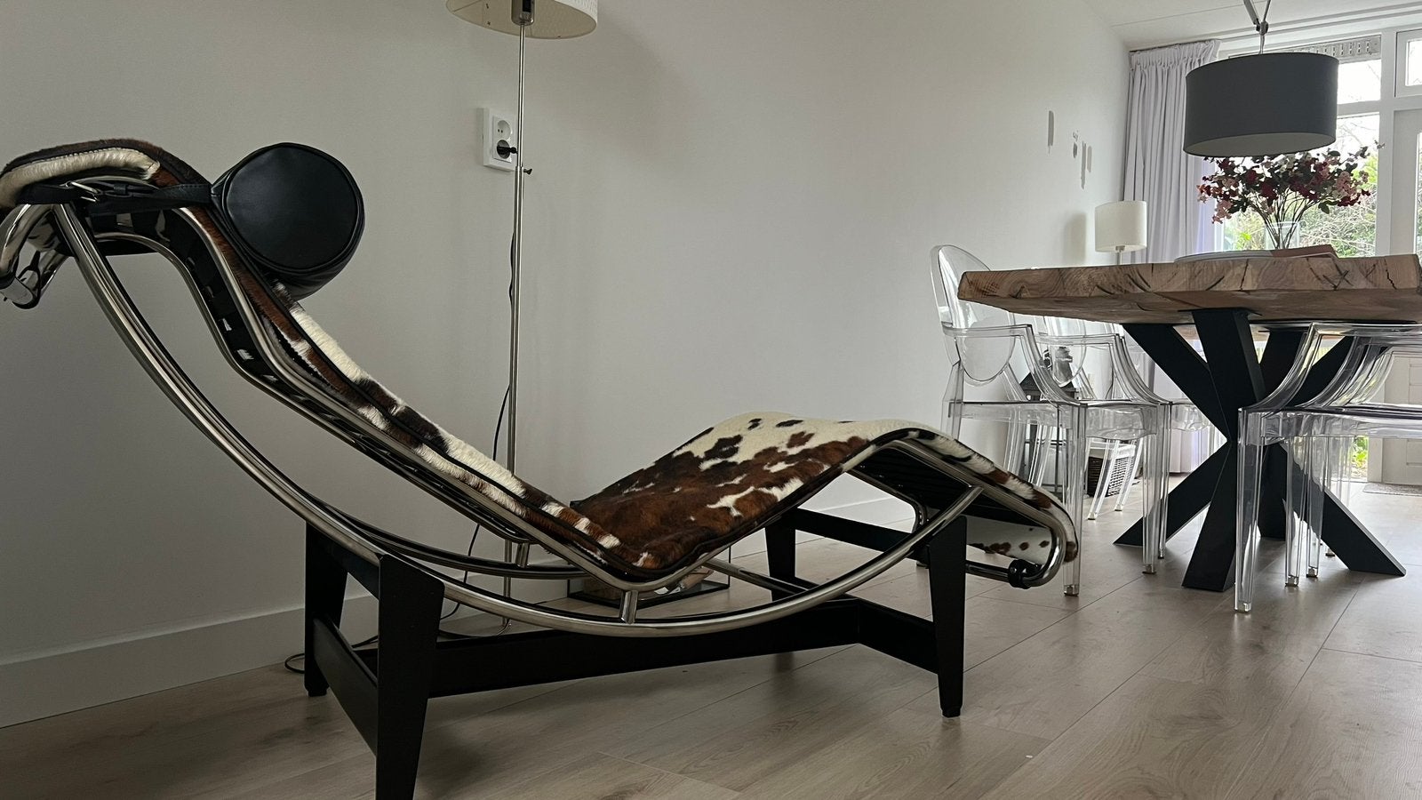 Originele Cassina Le Corbusier LC4 Chaise Longue Ponyhuid, Huis en Inrichting, Ophalen, Zo goed als nieuw, Zwart, Eén