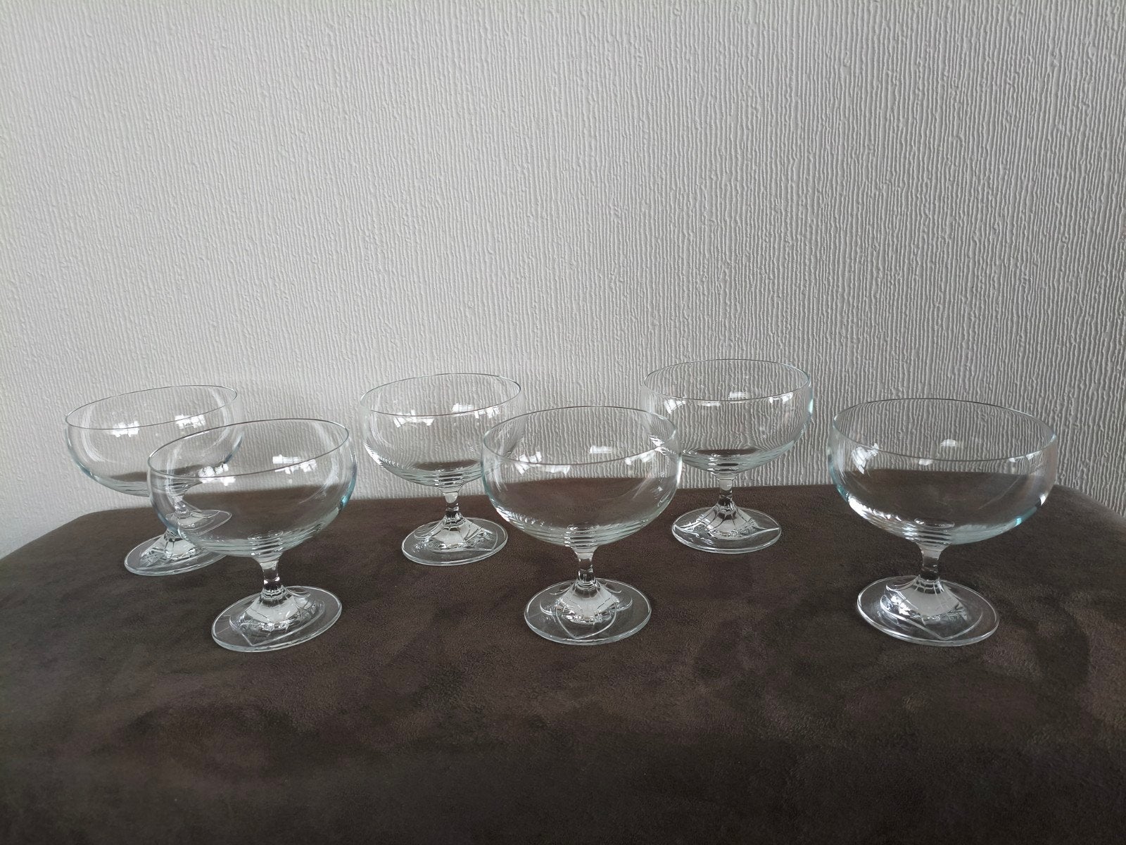 Zes kristallen champagne glazen, sierlijke bladeren in voet, Ophalen of Verzenden, Zo goed als nieuw, Overige typen