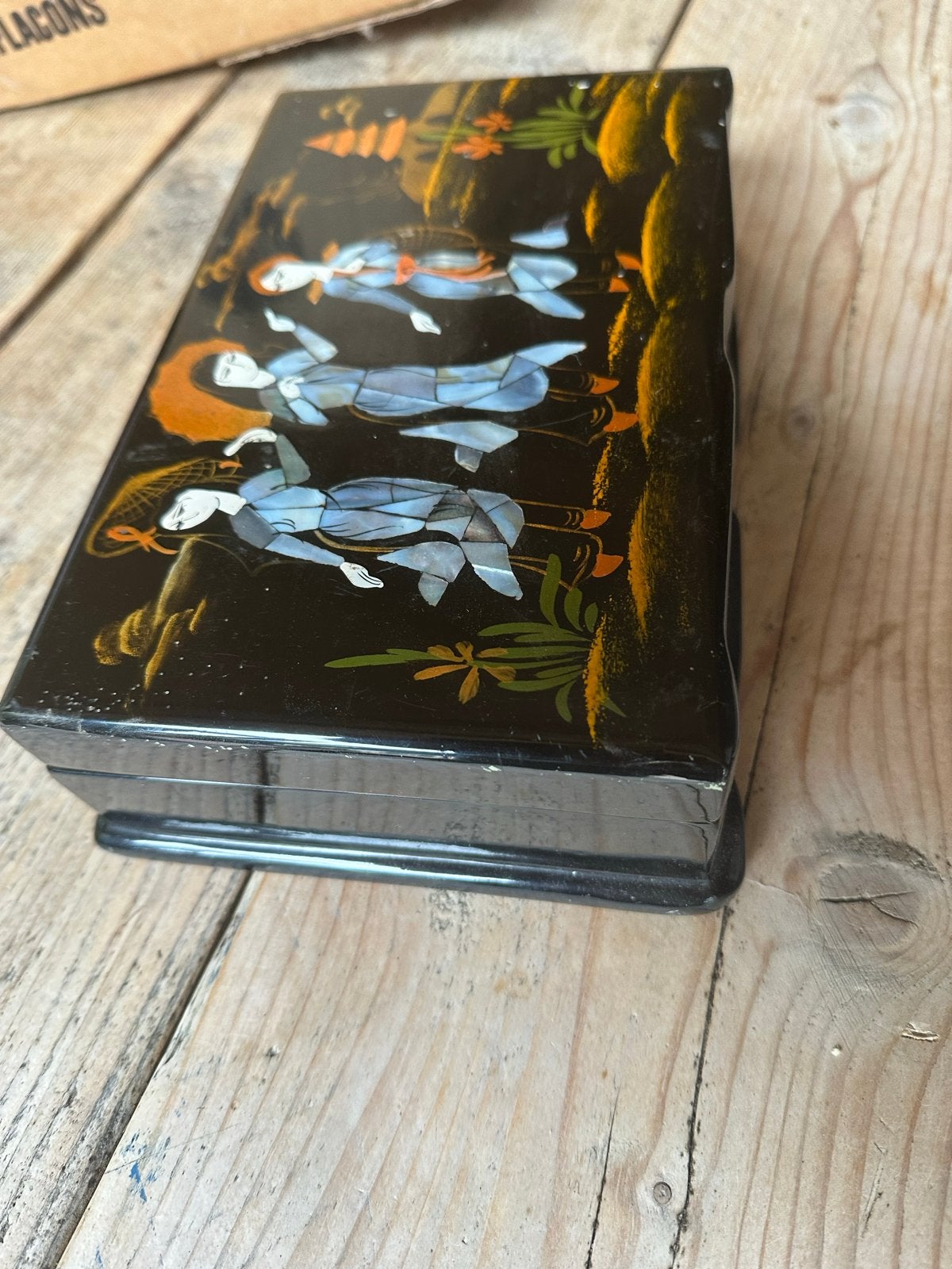Vintage Zwart Lakdoosje met Parelmoer Inleg en Spiegel, Ophalen of Verzenden