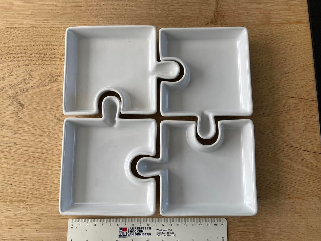 Pt Present Time 4 schaaltjes puzzelstukjes servies wit, Keramiek, Ophalen of Verzenden, Effen, Schaal of Schalen