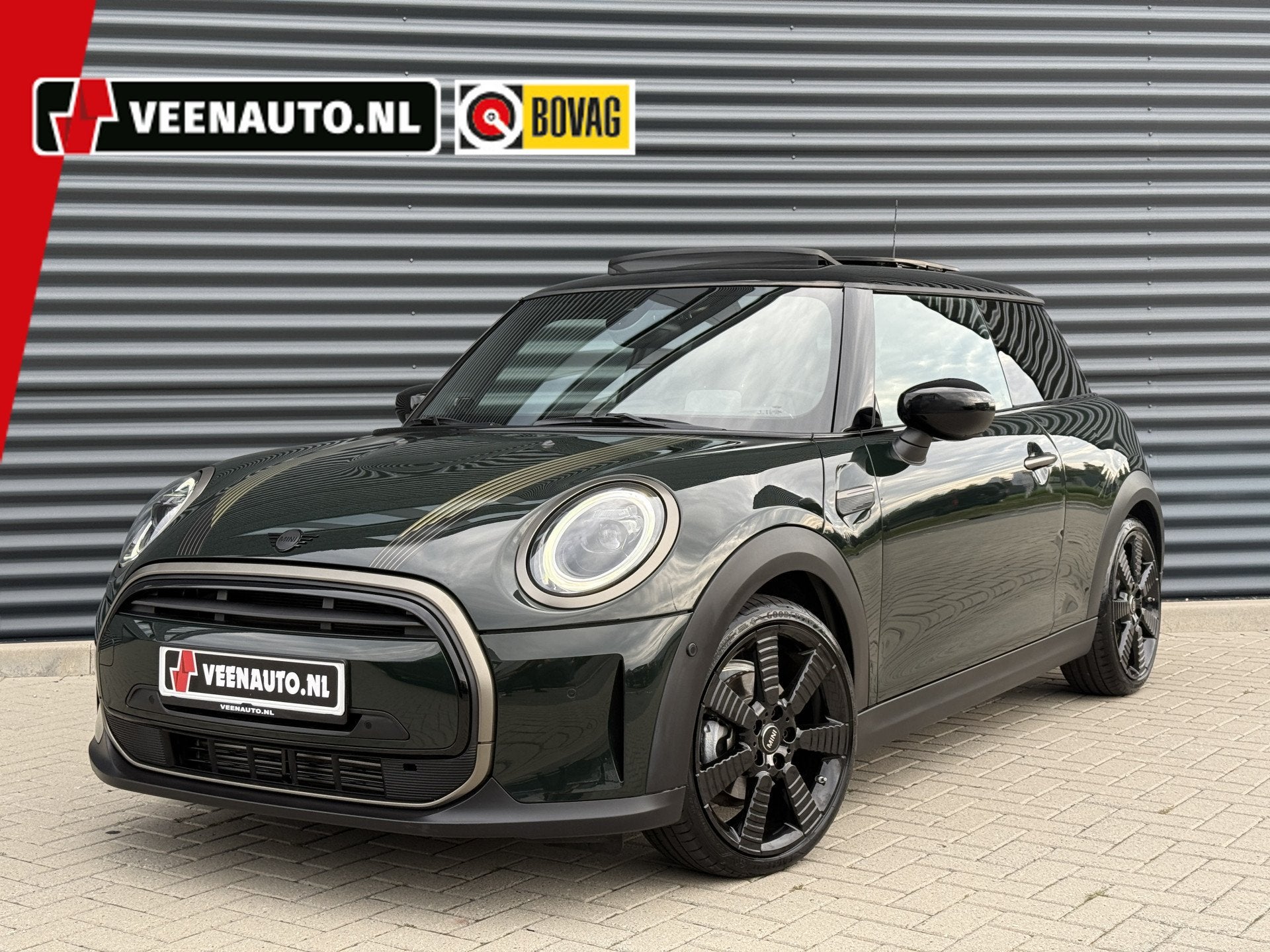 MINI 3-deurs 1.5 Cooper Resolute Pano/Leder/H&K/Camera, Dealer onderhouden, 136 pk, Gebruikt, 4 stoelen