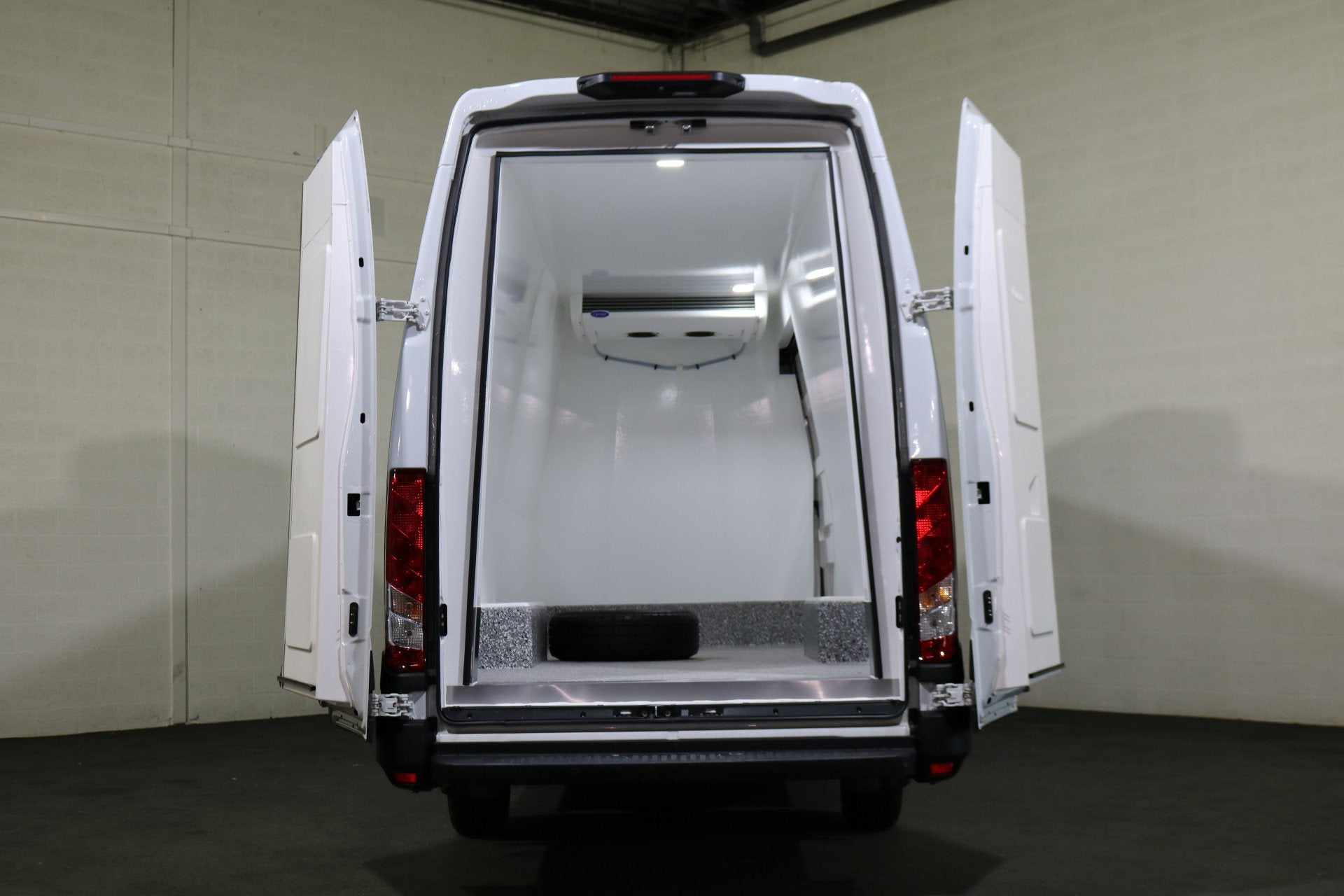 Iveco Daily 35S18 L4 H3 Hi-Matic Automaat Koelwagen Vrieswag, Auto's, Automaat, Gebruikt, Iveco, 179 pk