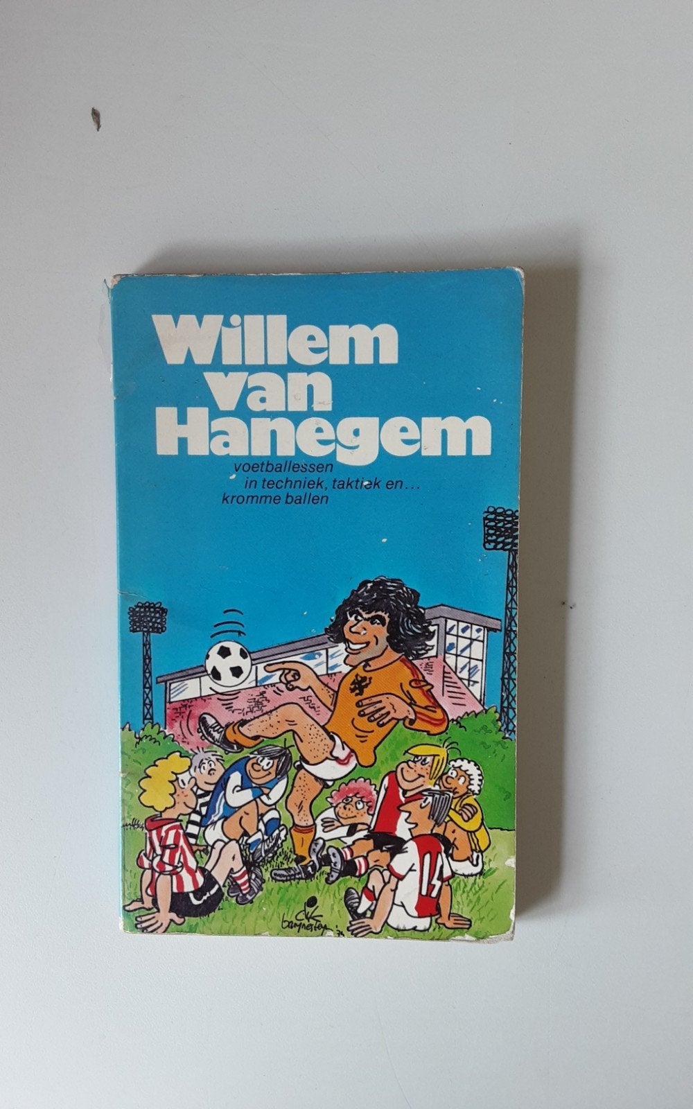 Willem van Hanegem: Voetballessen in techniek en tactiek, Ophalen of Verzenden, Gelezen, Willem van Hanegem, Balsport