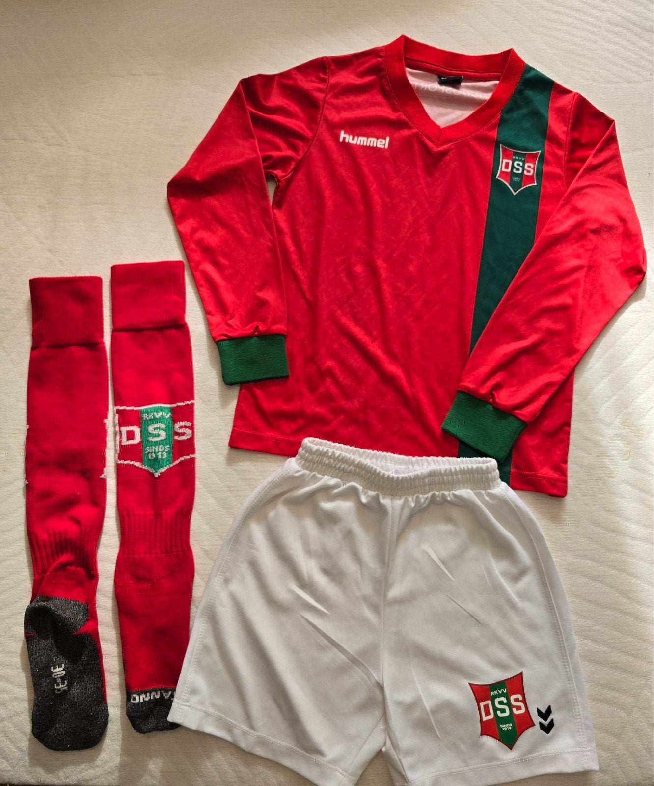 RKVV DSS voetbal tenue mt 128 ZGAN, Sport en Fitness, Maat XS of kleiner, Ophalen, Zo goed als nieuw, Shirt