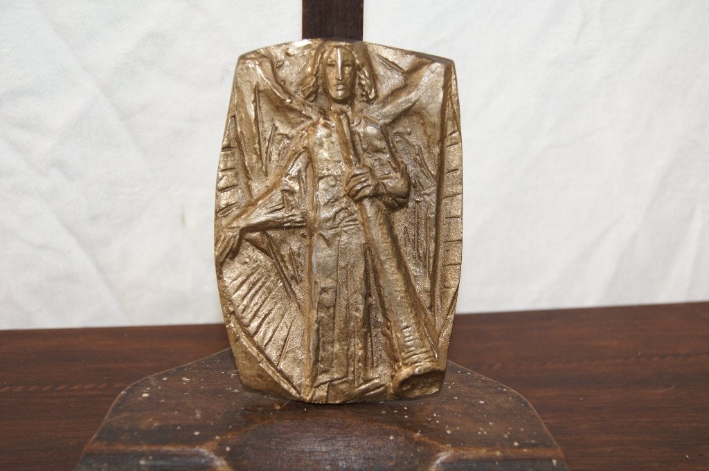 reliëf dat een engel met bazuin Brons ( Joseph Krautwald, Ophalen, Brons, Beeld