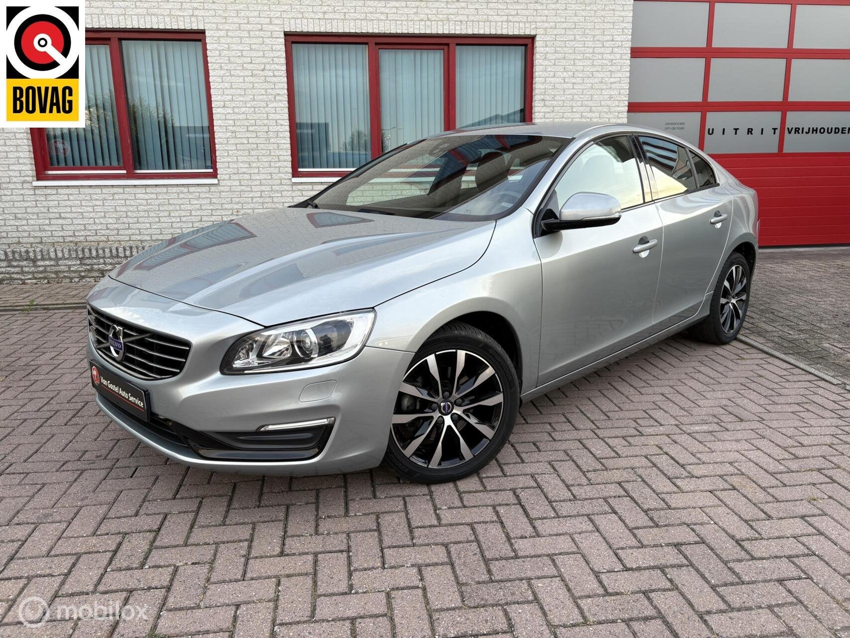 Volvo S60 1.5 T3 Polar+ Dynamic AUTOMAAT/ORIGINEEL NED, Zwart, 4 cilinders, S60, Leder