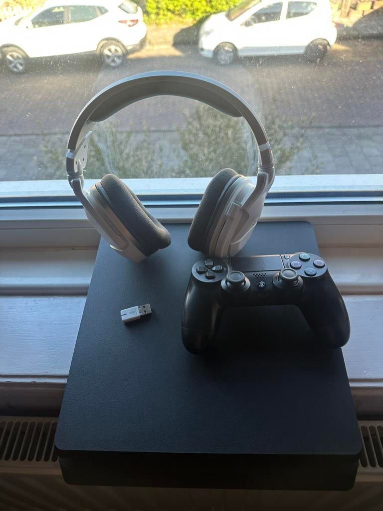 Playstation 4 met stuur en spellen., Spelcomputers en Games, Ophalen, Met 1 controller, Original, 500 GB