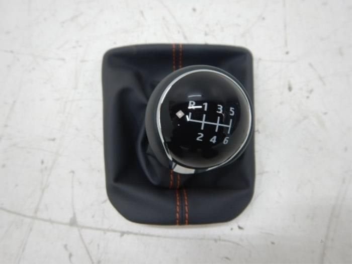 Seat Arona FR Schakelpook Leer Rood Stiksel (6F0711113N), Auto-onderdelen, Ophalen of Verzenden, Gebruikt