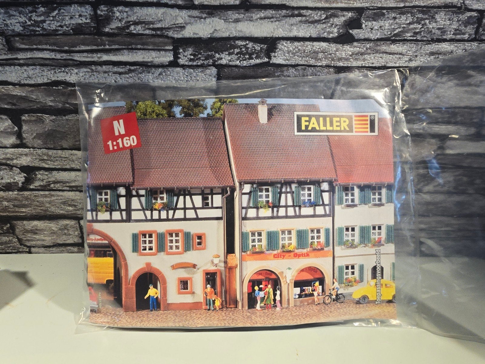 Faller Stadhuis Schwabentor 232374


N spoor trein 1:160, Ophalen of Verzenden, Nieuw