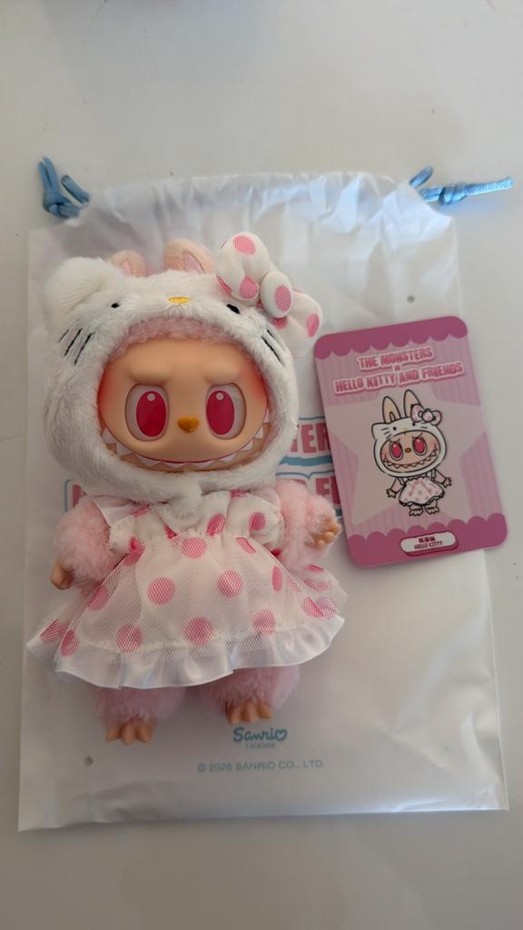 Pop Mart - Labubu - Sanrio - Hello Kitty - pendant, Verzamelen, Ophalen of Verzenden, Nieuw, Knuffel of Figuurtje