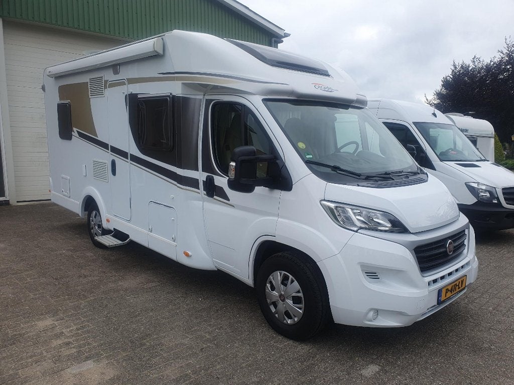Fiat Carado T348 bj 2018 met Airco 4 persoons euro6, Chemisch toilet, Standaard zit, Ringverwarming, Fiat