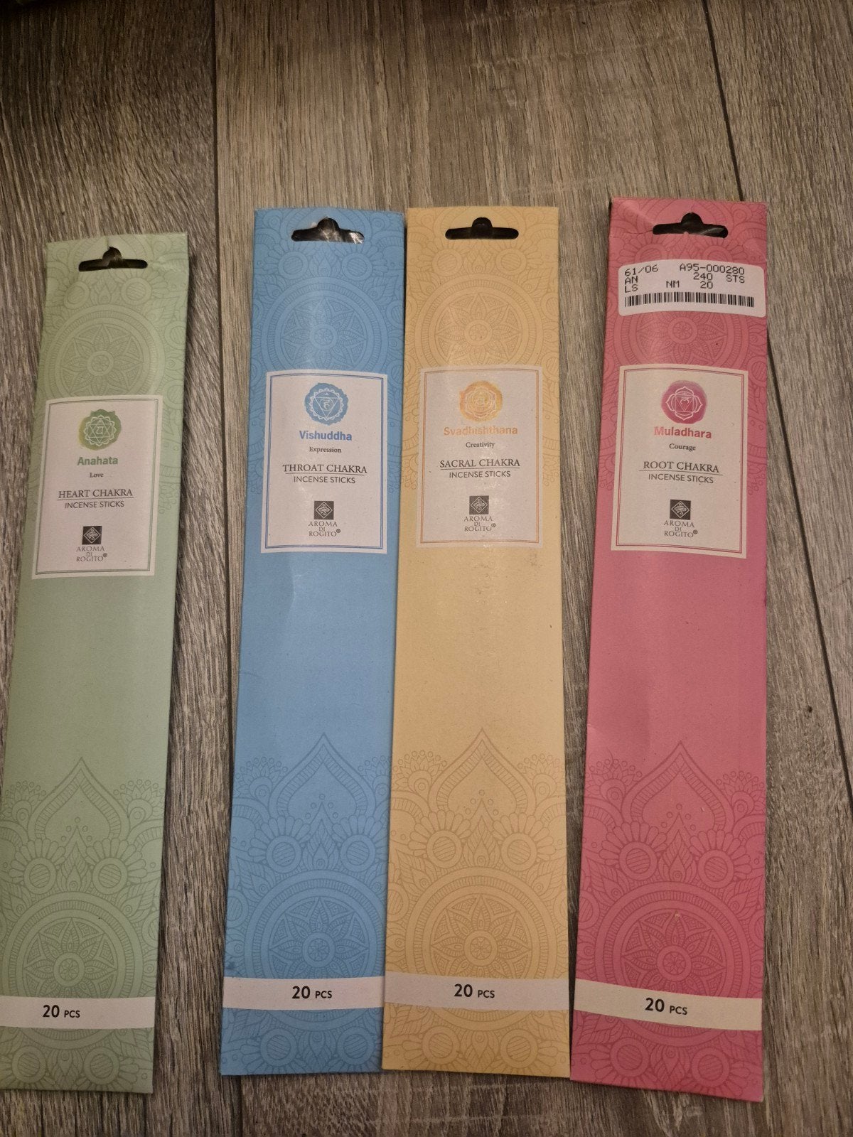 Chakra Wierookstokjes - Aroma di Rogito (4 pakjes), Ophalen of Verzenden, Nieuw, Meditatie of Yoga, Overige typen