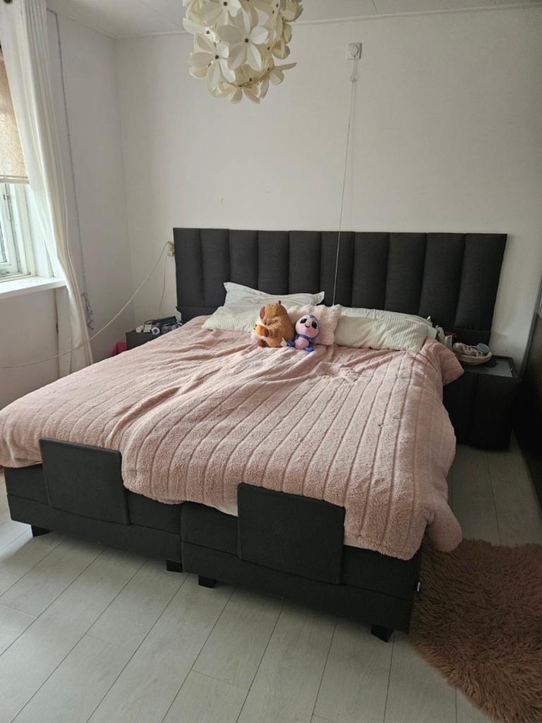 Elektrisch 2-persoons bed 160cm met 2 nachtkastjes, Tweepersoons, Ophalen of Verzenden, 200 cm, 160 cm