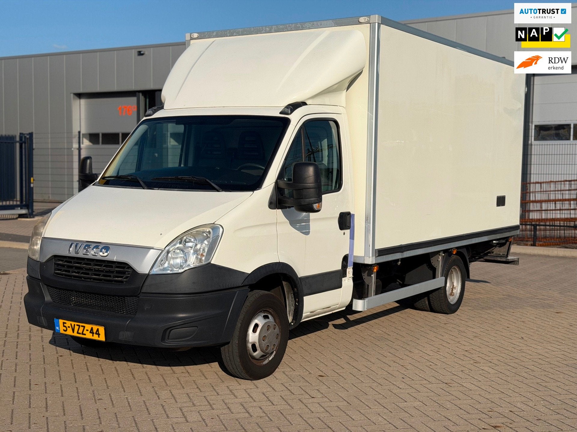 Iveco Daily 50C15 375 Koelwagen | luchtvering | trekhaak, Euro 5, Achterwielaandrijving, Gebruikt, Zwart