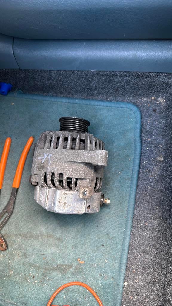 Dynamo toyota yaris 1.3 Denso, Ophalen of Verzenden, Nieuw, Toyota