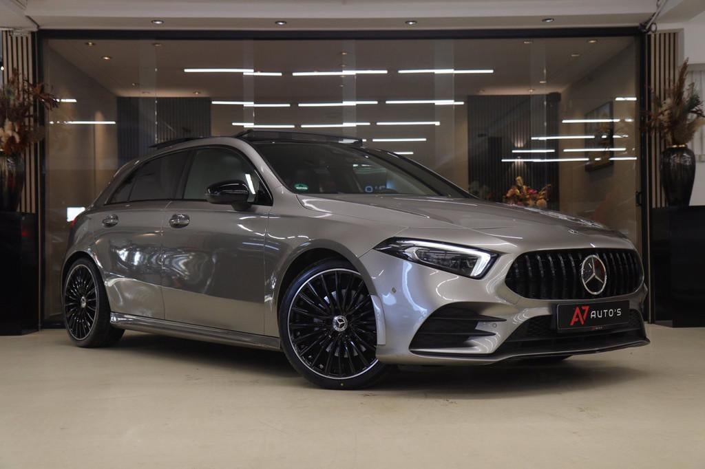 Mercedes-Benz A-klasse 220 Launch Edition NAP Pano/Burm/Carp, Auto's, Gebruikt, Euro 6, Alcantara, Origineel Nederlands