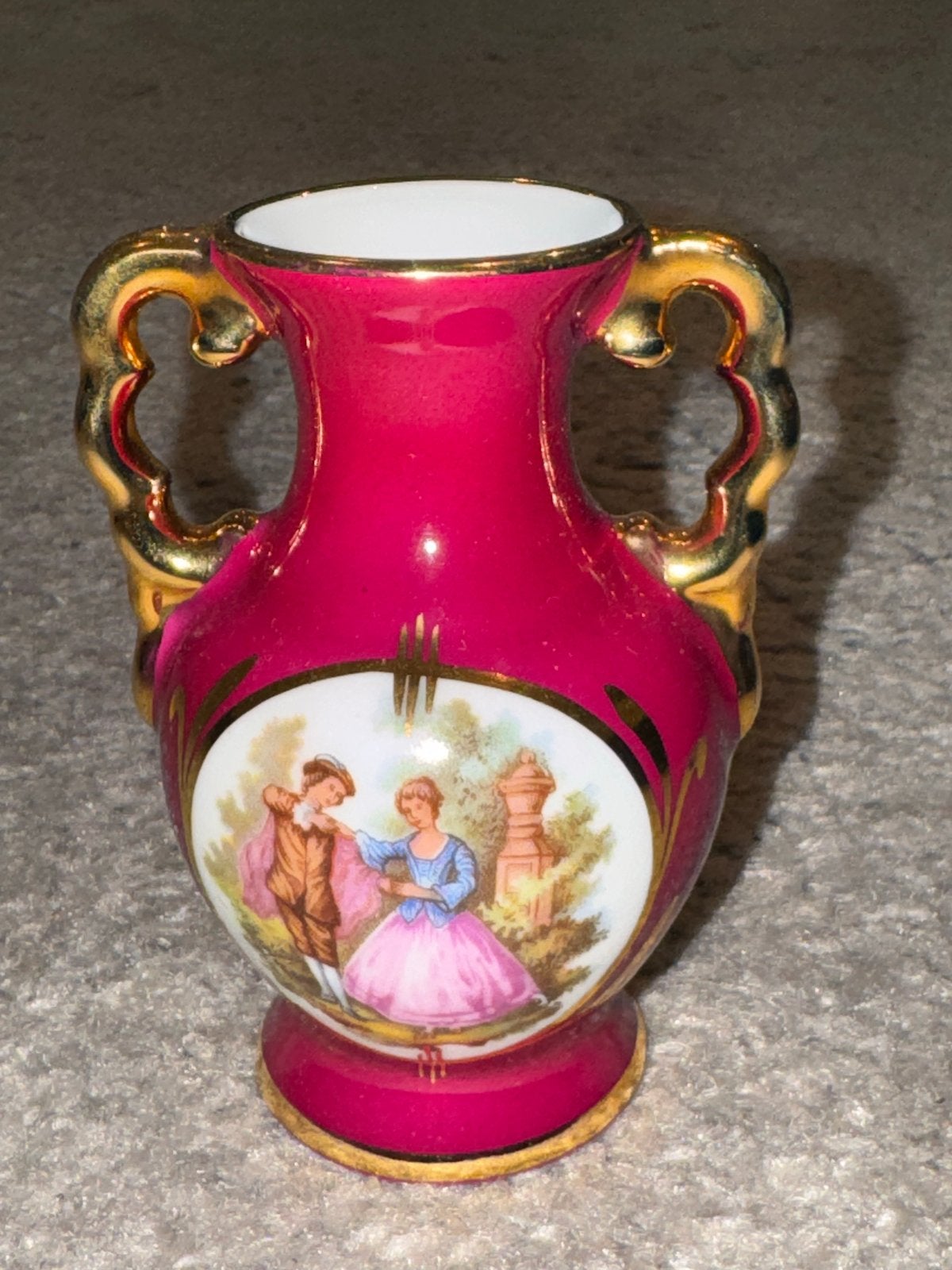 Antieke Limoges Frankrijk Vaas - Rood met Gouden Details, Ophalen of Verzenden