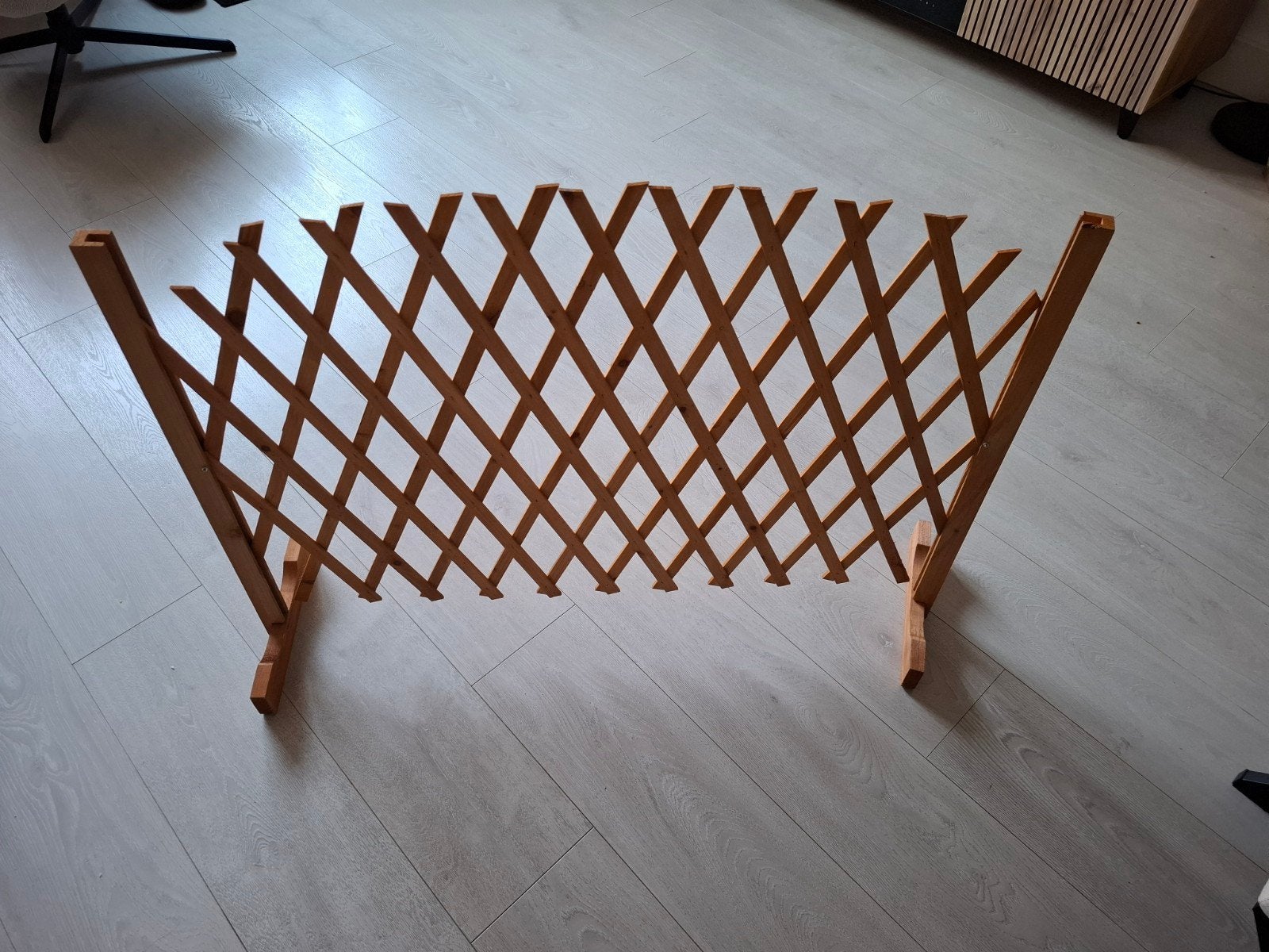 Houten uitschuifbaar hekje/afscheiding, Ophalen of Verzenden, Gebruikt