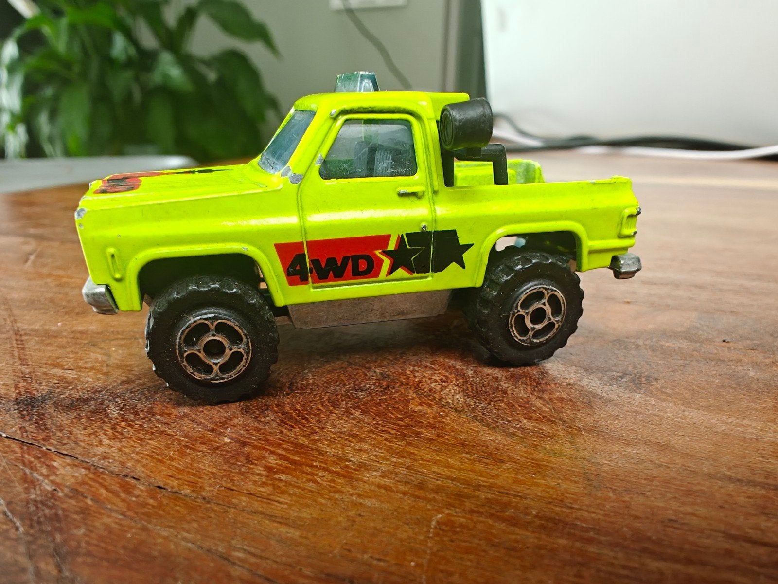 Vintage Matchbox 4x4 Pick-up Truck - Neon Geel, Kinderen en Baby's, Ophalen of Verzenden, Gebruikt